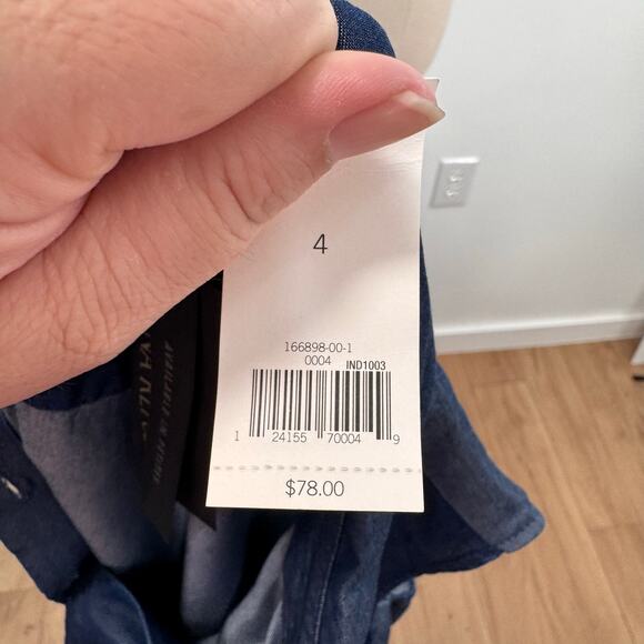 NWT Banana Republic Chambray Cold Shoulder Riley Shirt Blue Preppy Work Size 4 - Picture 7 of 11